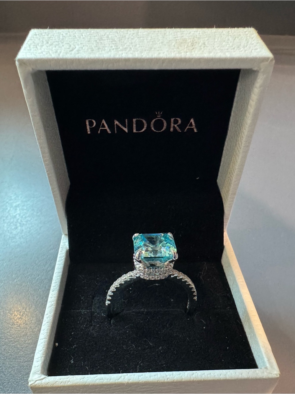 Elegant Sterling Silver S925 Blue Stone Statement Ring size 8 - Picture 3 of 7